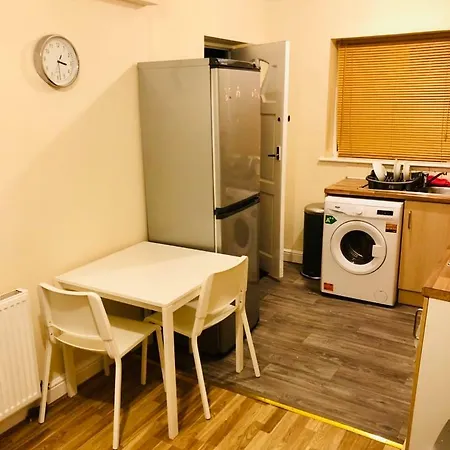 Apartment 619 Muller Road Bristol